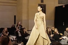 На Неделе моды представили одежду из мешков из-под картошки