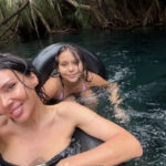 Оксана Самойлова в бикини в Африке семьей: «Не верю, что это реальность» (видео)