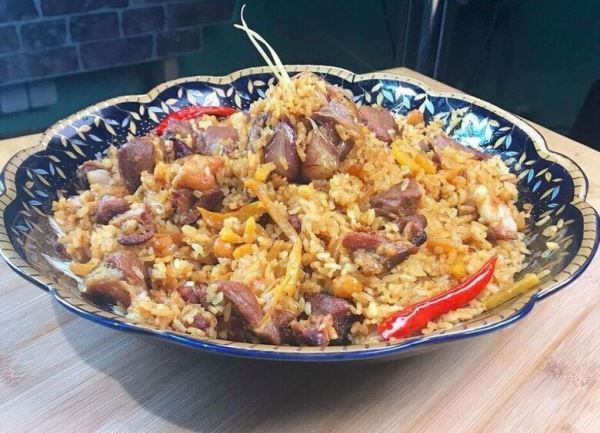 Не каша с мясом, а настоящий плов: назван идеальный состав хита узбекской кухни