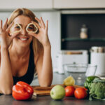 Как восстановить вес и привычный рацион после праздников без стрессов и жестких диет