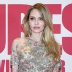 Образ дня: Анджелина Джоли в “голом” платье из блесток