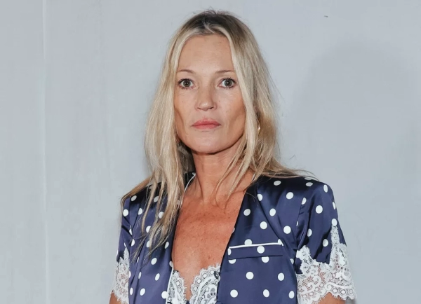 Образ дня: Кейт Мосс в платье в горошек на кинопремьере