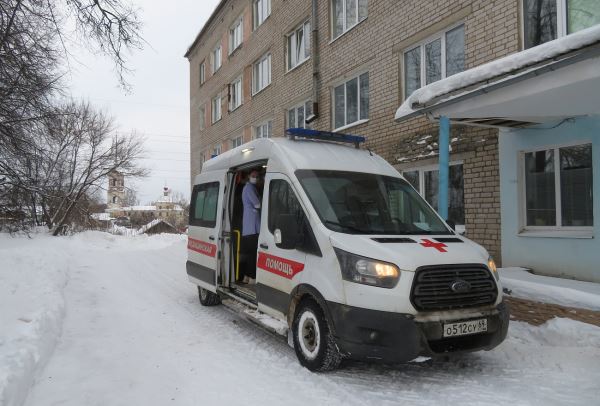 В России стало сложнее вызвать терапевта на дом