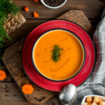 Согреет зимой и поддержит иммунитет: рецепт супа, который не даст заболеть