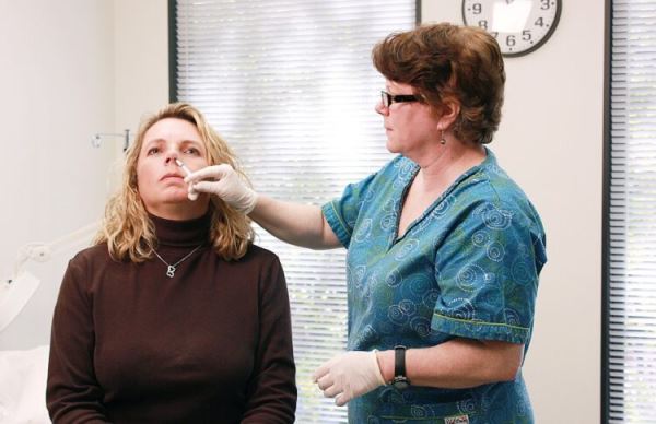 Ученые создали назальную вакцину, которая уничтожает сразу множество инфекций