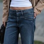 Джинсы из 2000-х назвали необходимыми в гардеробе мужчин и женщин