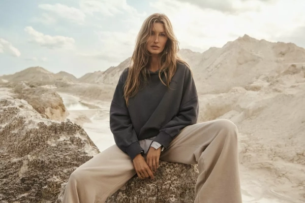 Трижды мама Жизель Бюндхен стала героиней модного сафари-кампейна