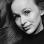 Косметичка звезды: любимые средства актрисы и блогера Александры Лукьяновой