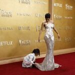 Самая сексуальная женщина в мире посетила премию в платье с иллюзией голого тела