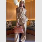 Дженнифер Лопес в откровенном образе снялась с сумкой за 6,3 миллиона рублей