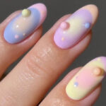 Ногти-конфетти: новый весенний тренд маникюра
