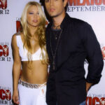 Энрике Иглесиас в первый раз показал Анну Курникову с четырьмя детьми