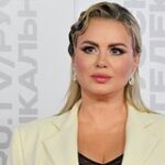 Семенович похвасталась подарком за полмиллиона рублей