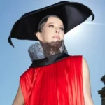 Ксения Собчак показала эффектный наряд с показа Dior и рассказала о дружбе с Джонатаном Андерсоном