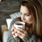 Пять рецептов согревающих напитков зимы