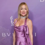 Образ дня: Кейт Хадсон в сиреневом шелке на Costume Designers Guild Award