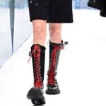 Россиянам назвали самую модную обувь сезона